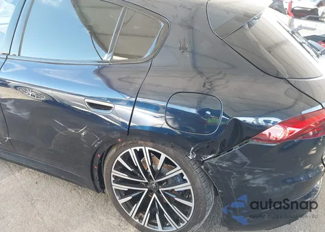 2023 Maserati Grecale Modena z USA, uszkodzony, nr VIN ZN682AVM1P7407811